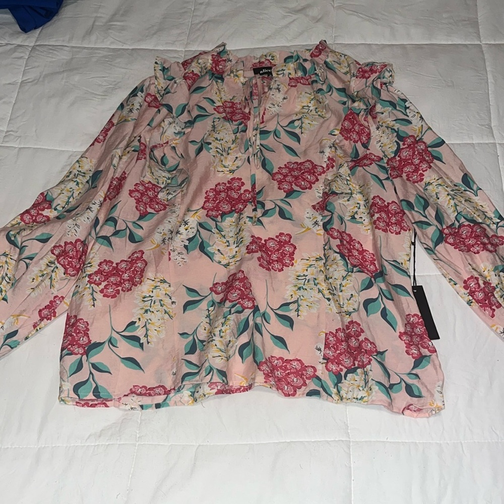 Women’s Alice Blue pink floral long sleeve  top size 1X